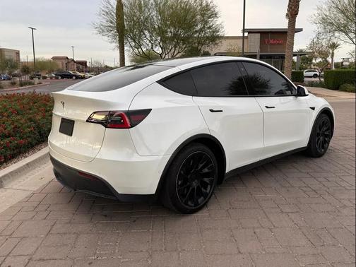 2021 Tesla Model Y Standard Range Rear-Wheel Drive