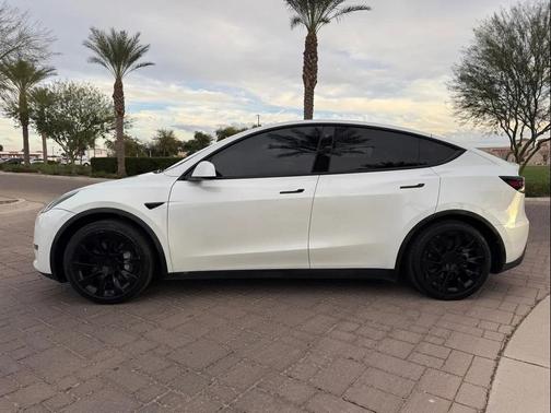 2021 Tesla Model Y Standard Range Rear-Wheel Drive