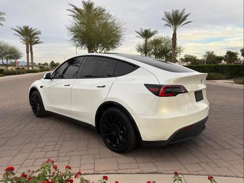 2021 Tesla Model Y Standard Range Rear-Wheel Drive