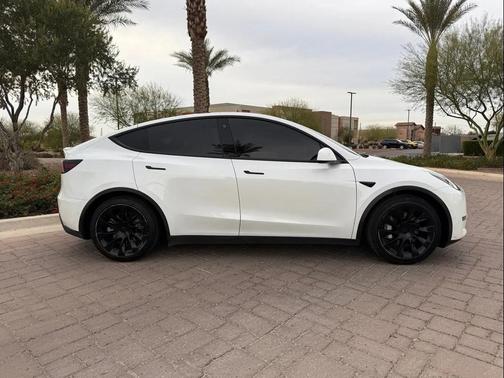 2021 Tesla Model Y Standard Range Rear-Wheel Drive