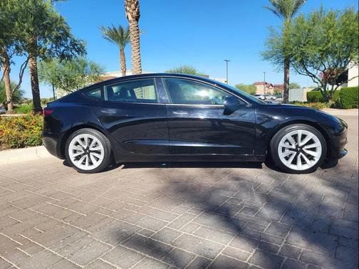 2022 Tesla Model 3 Standard Range