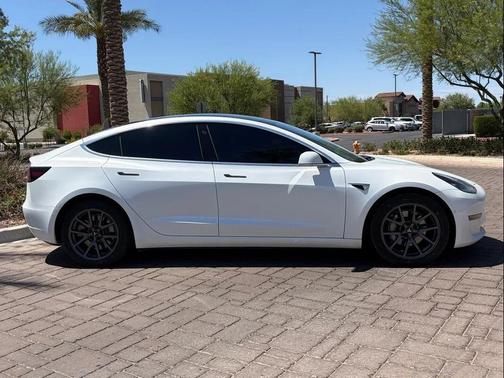 Pearl White Multi-Coat 2020 Tesla Model 3 Long Range
