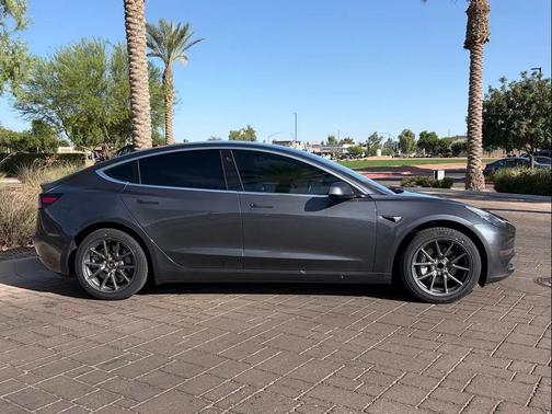 Midnight Silver Metallic 2019 Tesla Model 3 Standard Range Plus