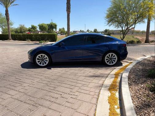 Deep Blue Metallic 2022 Tesla Model 3 Long Range