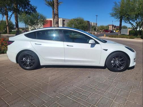 2023 Tesla Model 3 Standard Range