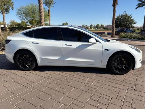 Pearl White Multi-Coat 2020 Tesla Model 3 Standard Range Plus