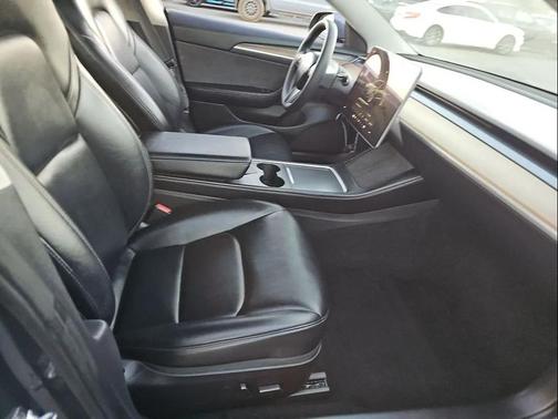 2022 Tesla Model 3 Standard Range