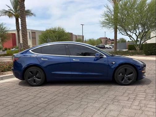 Deep Blue Metallic 2019 Tesla Model 3 Standard Range