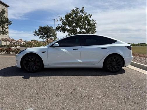 Pearl White Multi-Coat 2022 Tesla Model 3 Performance