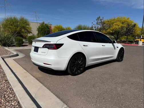 Pearl White Multi-Coat 2022 Tesla Model 3 Performance