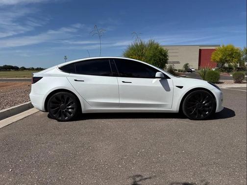 Pearl White Multi-Coat 2022 Tesla Model 3 Performance