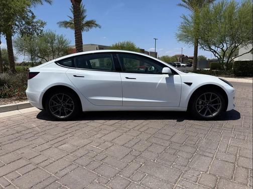 Pearl White Multi-Coat 2021 Tesla Model 3 Standard Range Plus
