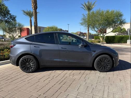 2023 Tesla Model Y Long Range Dual Motor All-Wheel Drive