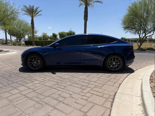 Deep Blue Metallic 2022 Tesla Model 3 Long Range