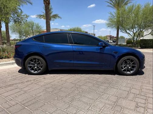 Deep Blue Metallic 2022 Tesla Model 3 Long Range