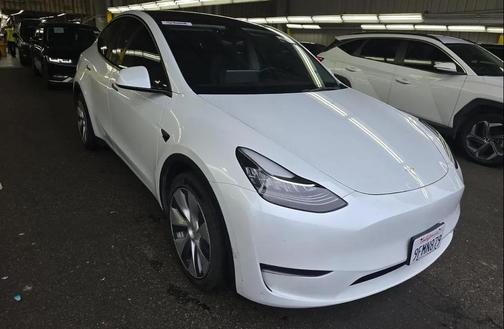 Pearl White Multi-Coat 2023 Tesla Model Y Long Range Dual Motor All-Wheel Drive