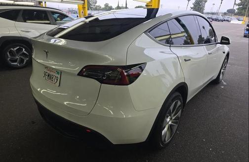 Pearl White Multi-Coat 2023 Tesla Model Y Long Range Dual Motor All-Wheel Drive