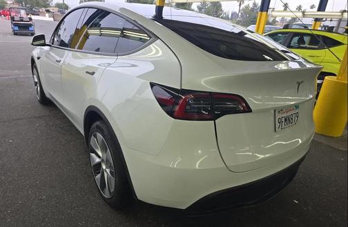 Pearl White Multi-Coat 2023 Tesla Model Y Long Range Dual Motor All-Wheel Drive