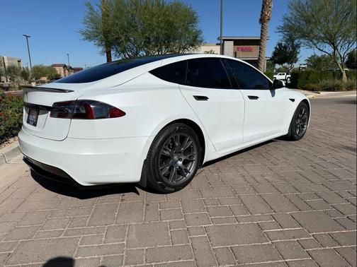 2021 Tesla Model S Long Range