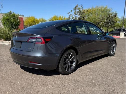 Midnight Silver Metallic 2022 Tesla Model 3 Long Range