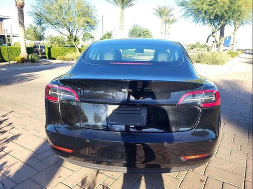 2022 Tesla Model 3 Standard Range
