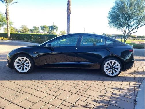 2022 Tesla Model 3 Standard Range