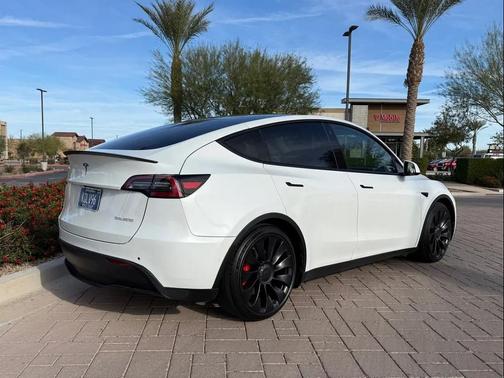 2022 Tesla Model Y Performance Dual Motor All-Wheel Drive