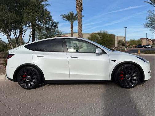 2022 Tesla Model Y Performance Dual Motor All-Wheel Drive