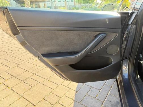 Midnight Silver Metallic 2022 Tesla Model 3 Standard Range