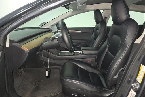 Midnight Silver Metallic 2022 Tesla Model 3 Standard Range