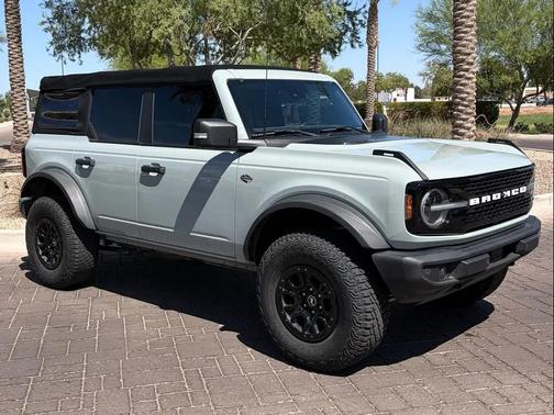 Gray 2022 Ford Bronco Wildtrak SUV
