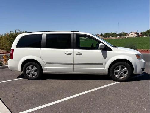 Stone White Clearcoat 2010 Dodge Grand Caravan SXT