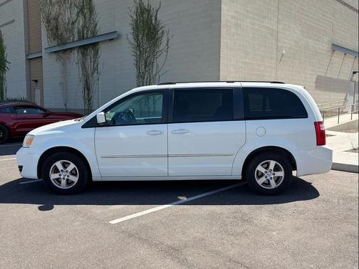 Stone White Clearcoat 2010 Dodge Grand Caravan SXT
