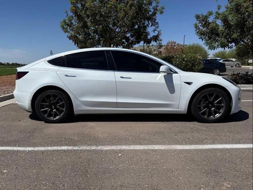 Pearl White Multi-Coat 2019 Tesla Model 3 Standard Range Plus