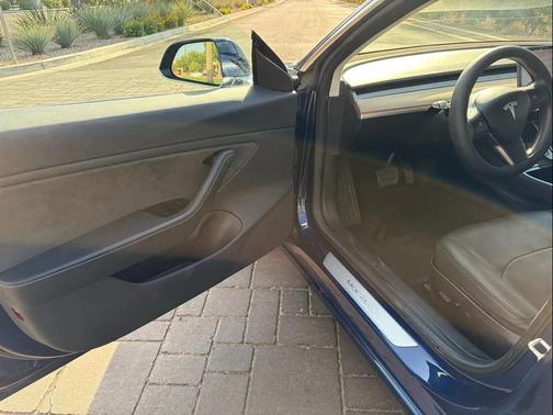 Blue 2018 Tesla Model 3 Long Range