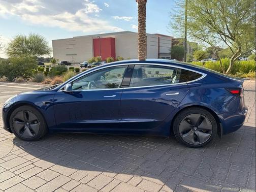 Blue 2018 Tesla Model 3 Long Range