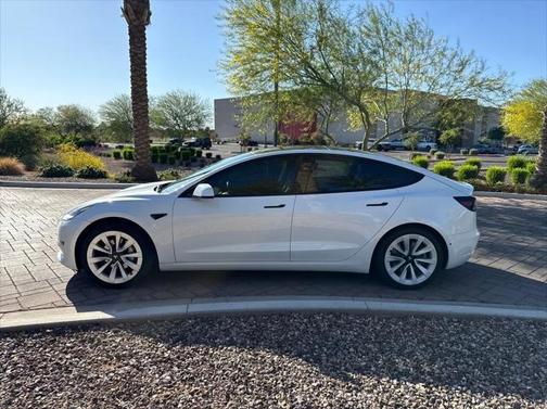 2022 Tesla Model 3 Standard Range