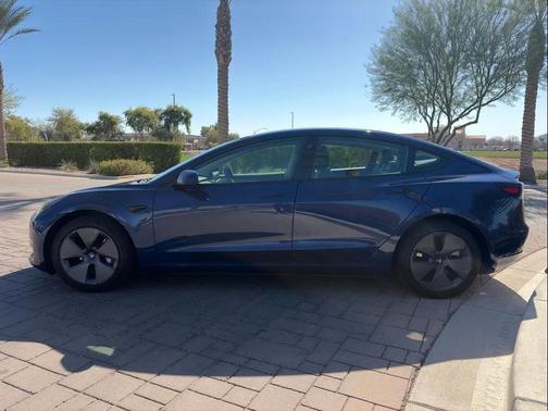 2022 Tesla Model 3 Standard Range