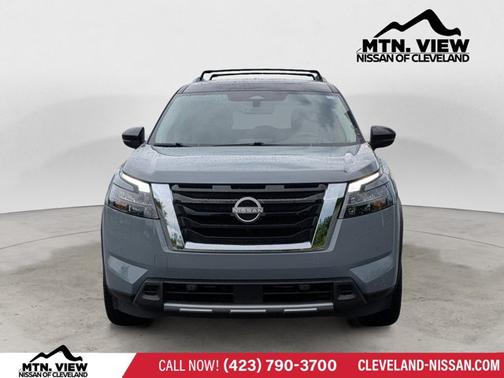Solid Gray / Super Black 2025 Nissan Pathfinder Platinum