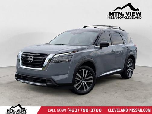 Solid Gray / Super Black 2025 Nissan Pathfinder Platinum