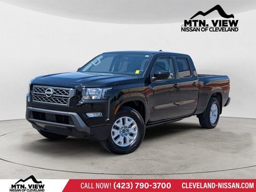 Black 2024 Nissan Frontier SV