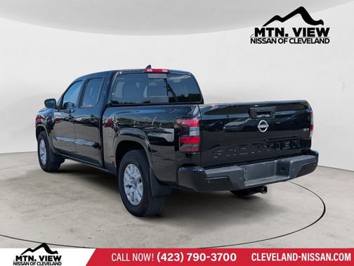 Black 2024 Nissan Frontier SV