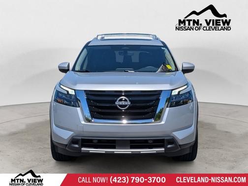 Brilliant Silver Metallic 2025 Nissan Pathfinder SL