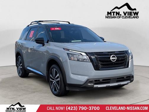 2025 Nissan Pathfinder Platinum