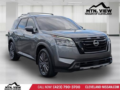 2023 Nissan Pathfinder SL