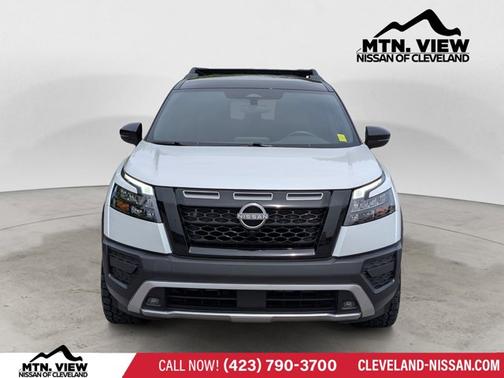 White / Black 2025 Nissan Pathfinder Rock Creek
