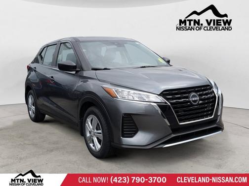 Gun Metallic 2025 Nissan Kicks Play S