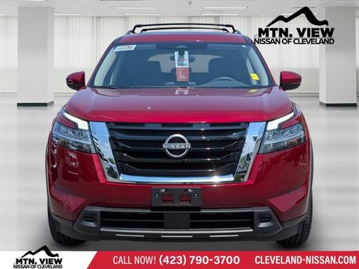 2022 Nissan Pathfinder SV