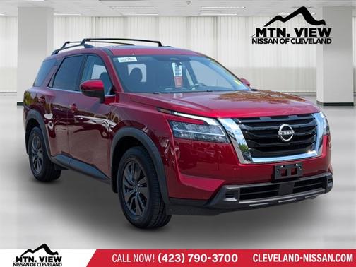 2022 Nissan Pathfinder SV