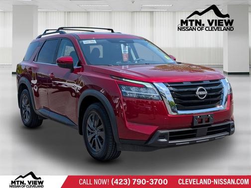 2022 Nissan Pathfinder SV